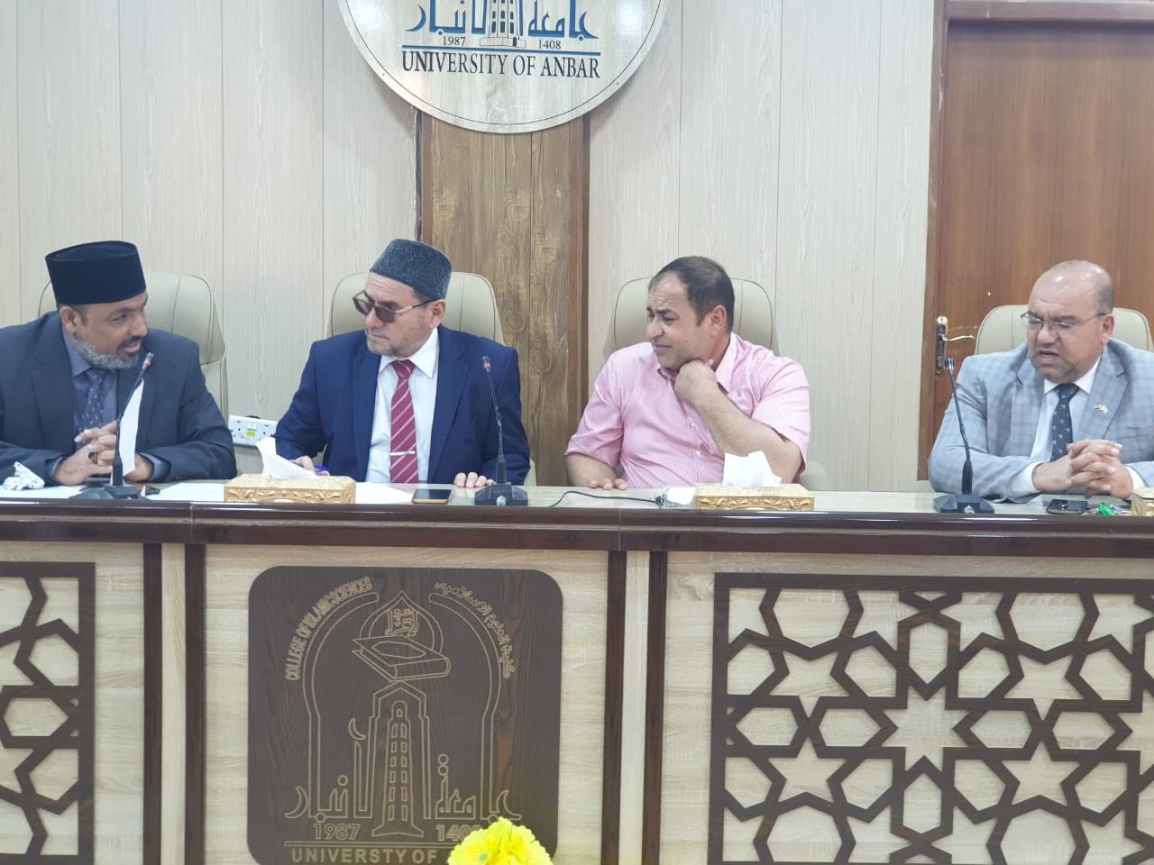 حلقات نقاشية 