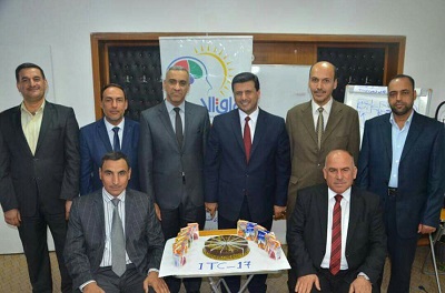 حصول اساتذة على شهادة مدرب معتمد